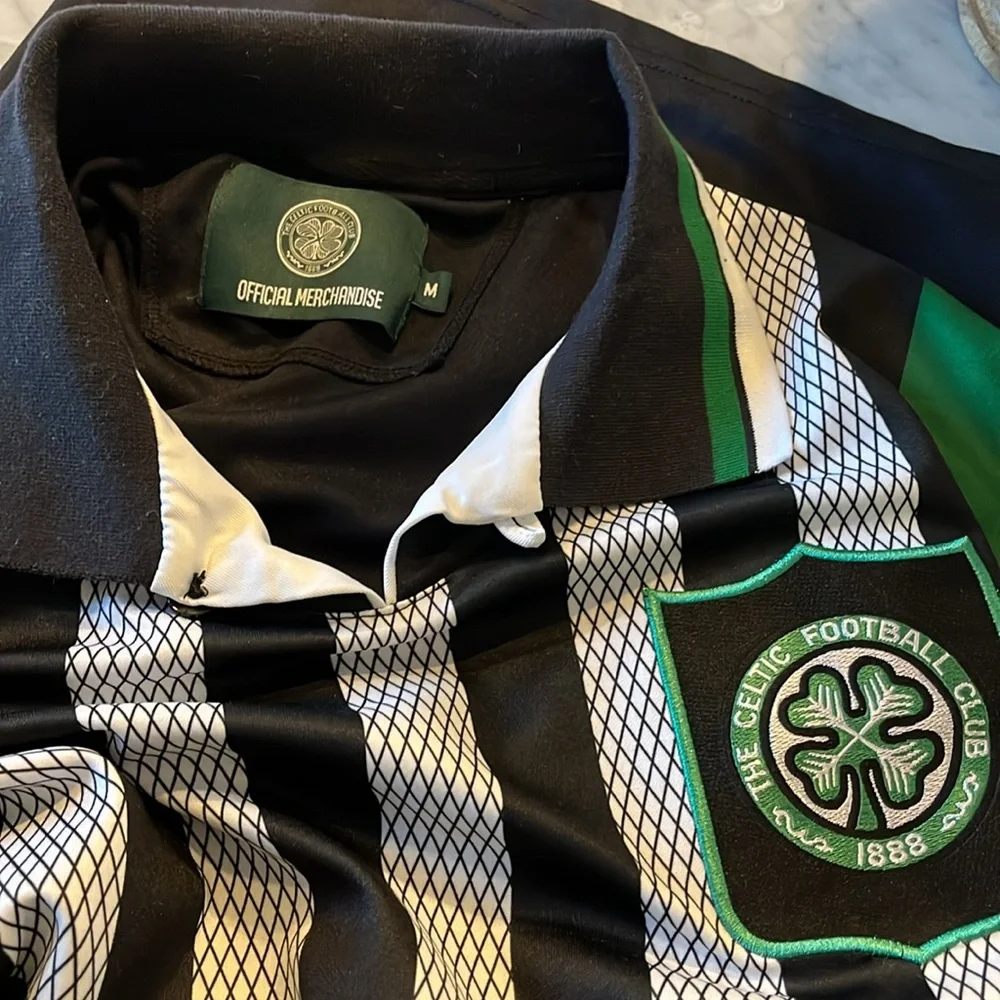 Celtic football club jersey - Picture 4 of 4
